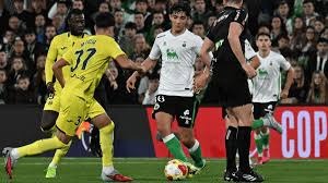 2017 赛季：道奇队核心投手克 Kershaw 在对阵洛基的比赛中达成生涯第 2000 次三振